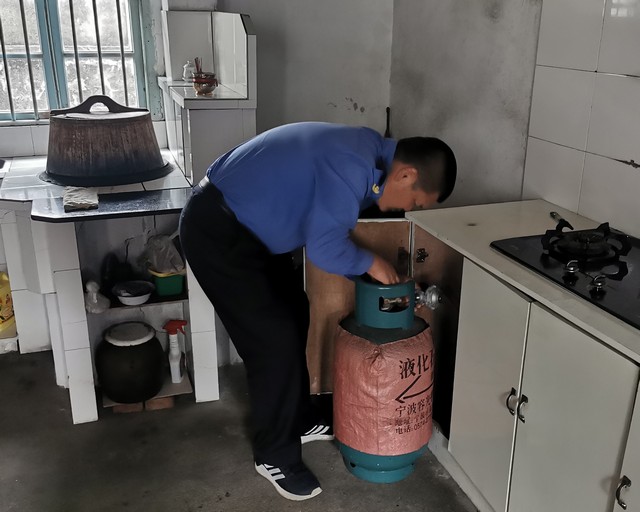 f697a8de8abf57bcb602fa4165f17134.jpg f697a8de8abf57bcb602fa4165f17134.jpg